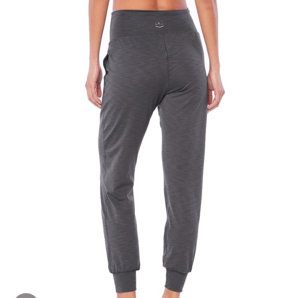 Beyond yoga, Gray ribbed joggers ￼ - Picture 3 of 5